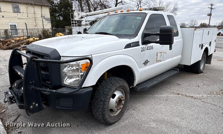 2014 Ford F350 Super Duty Ext. Cab utility bed pickup truck - FB8506
