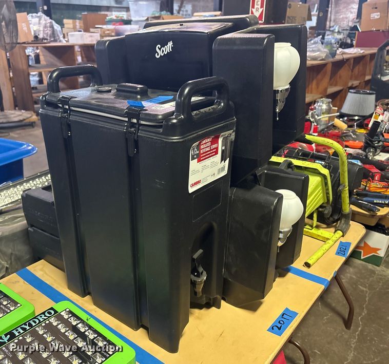 Cambro beverage dispenser - FB8514