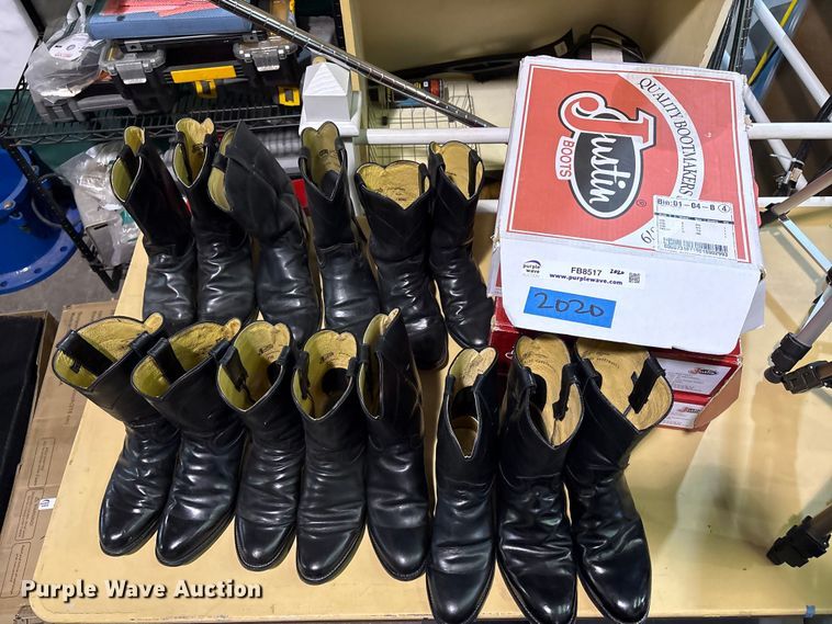 (9) pairs of Justin boots - FB8517