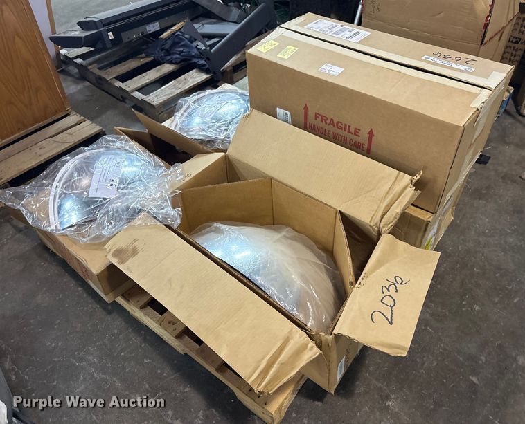 (5) plastic safety mirrors - FB8543