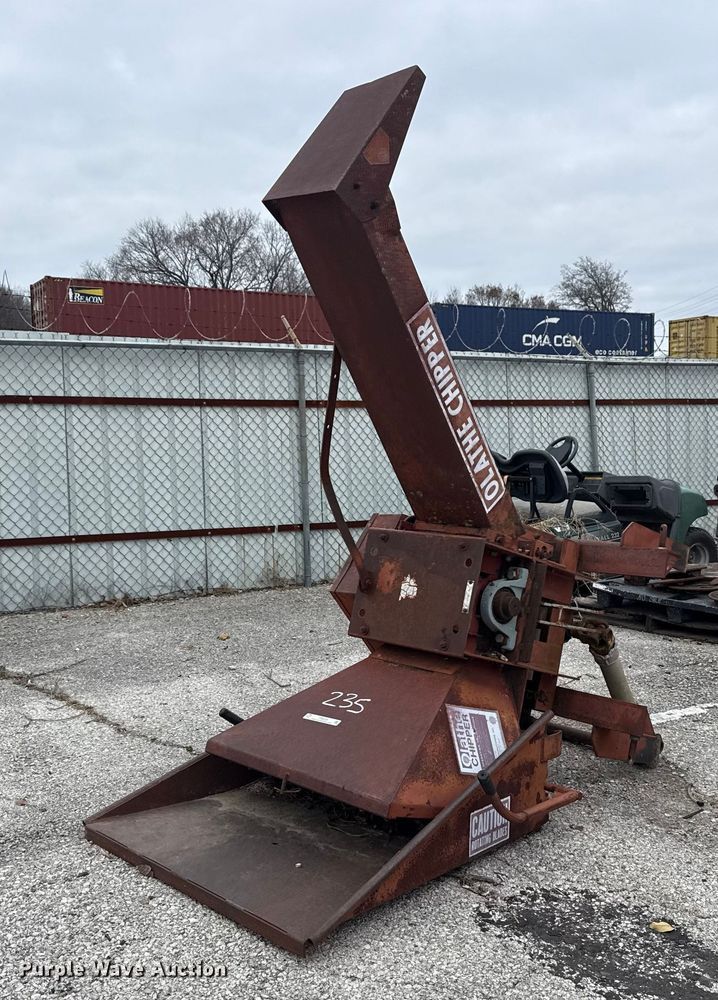 Olathe wood chipper - FB8589