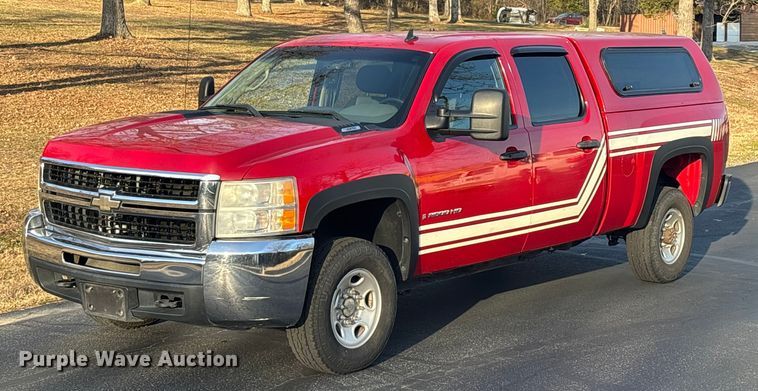 2008 Chevrolet Silverado 2500HD Crew Cab pickup truck - FG0502