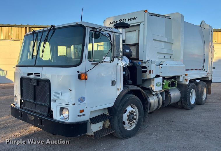 2011 Autocar Xpeditor refuse truck - FG1670