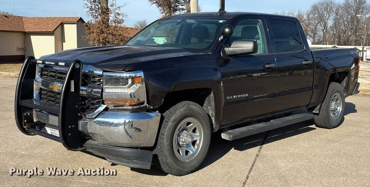2016 Chevrolet Silverado 1500 pickup truck - FG1672