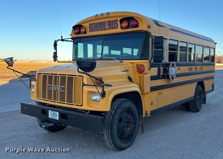1998 GMC B7 school bus - FG1683