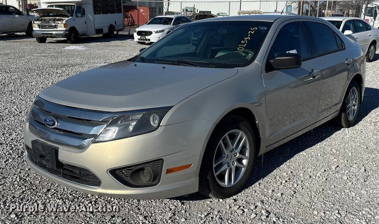 2010 Ford Fusion  - FG1698