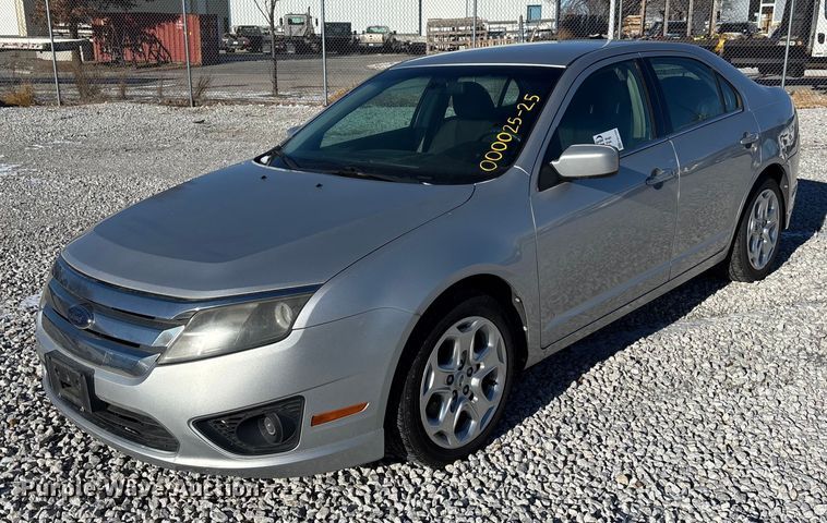 2010 Ford Fusion  - FG1702