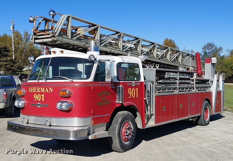 1982 American LeFrance 100' Ladder Chief ladder fire truck - FK0530