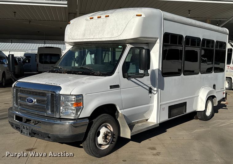 2015 Ford E350 shuttle bus - FK0894