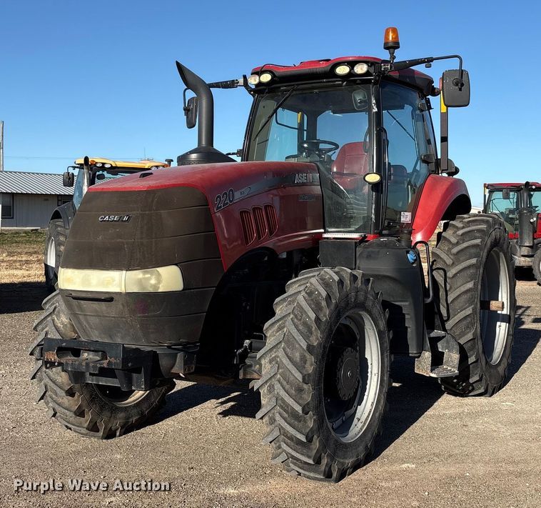 2015 Case IH Magnum 220 MFWD tractor - EF6263