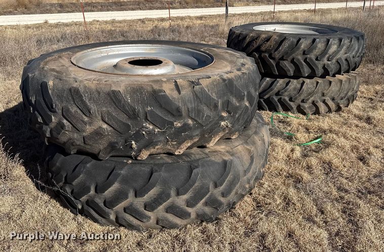 (4) wheels and tires - EP2724