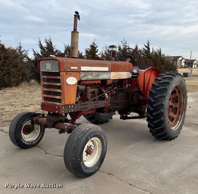 1961 McCormick Farmall 560D tractor - EP2741
