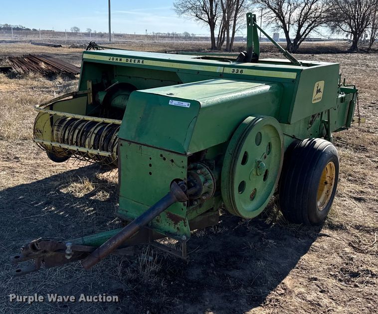 John Deere 336 small square baler - EP2749