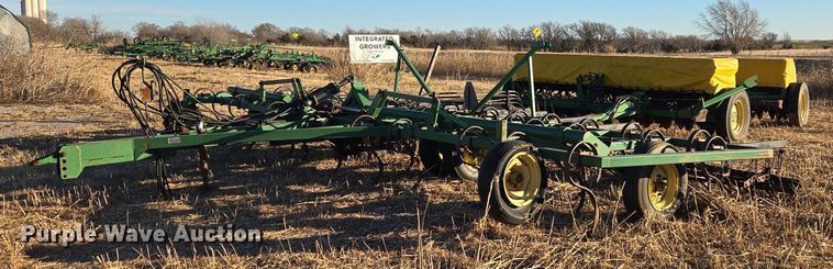 (2) John Deere 450 grain drills - ET1103