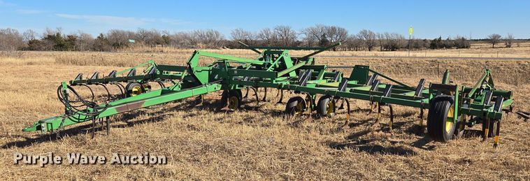 John Deere 680 chisel - ET1108