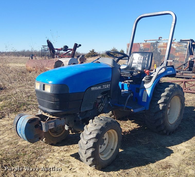 New Holland TC21 MFWD tractor - EU0169
