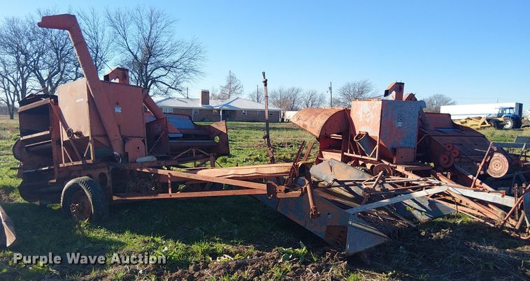 (2) Allis-Chalmers All-Crop harvesters - EU0183