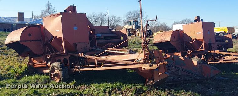 (2) Allis-Chalmers all crop harvesters - EU0185