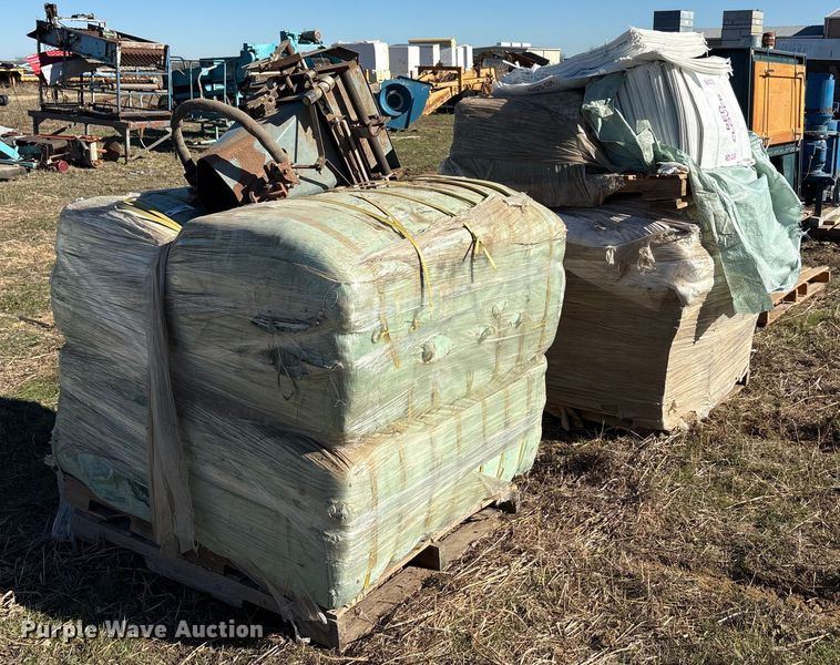 (3) pallets of seed bagger and bags - EU0193