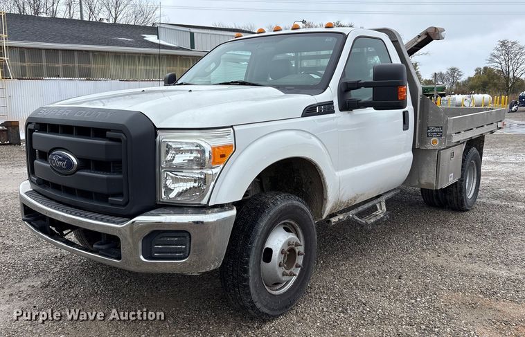2015 Ford F350 Super Duty flatbed pickup truck - FK1023