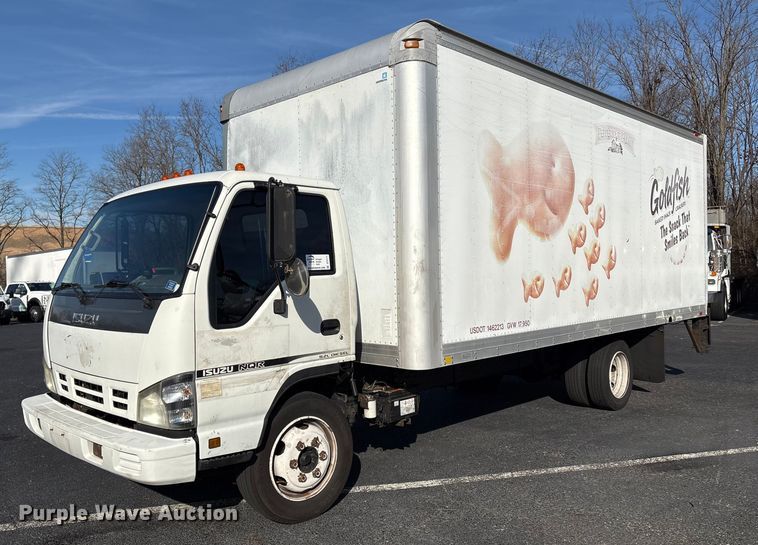 2006 Isuzu NQR box truck - DT2771