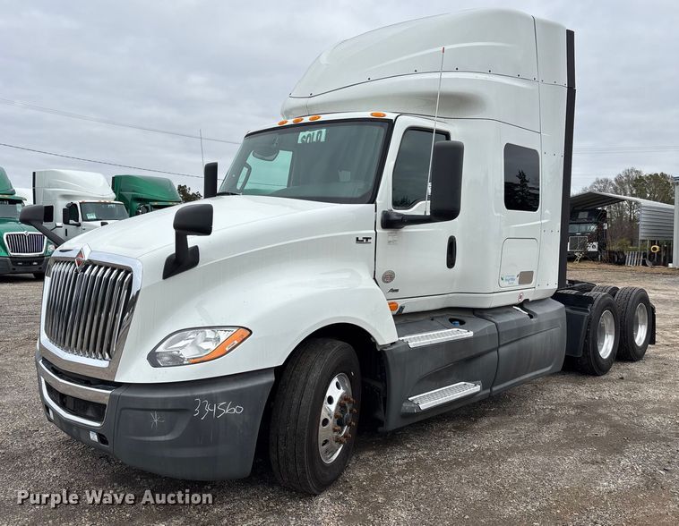 2019 International LT625 semi truck - DU0293
