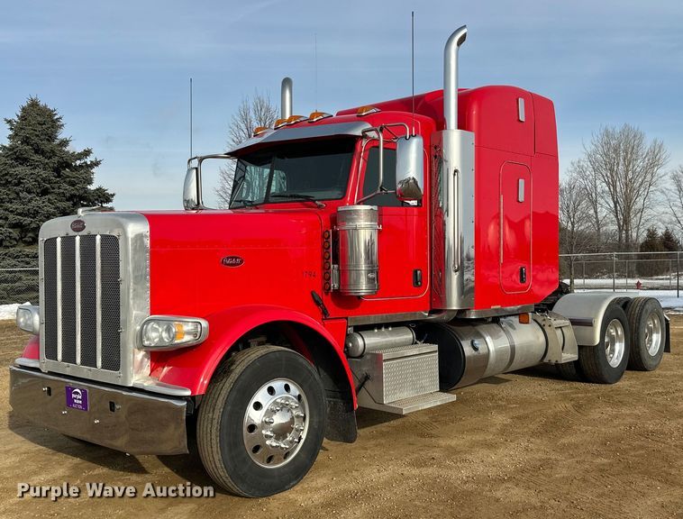 2020 Peterbilt 389 semi truck - DW4389