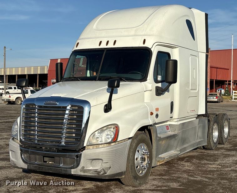 2016 Freightliner Cascadia 125 semi truck - EA7826