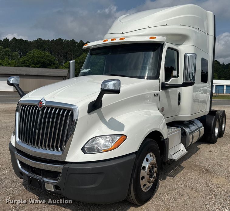 2020 International LT625 semi truck - EC3652