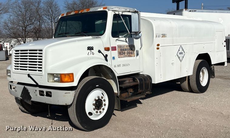 1994 International 4700 tank truck - EG8323