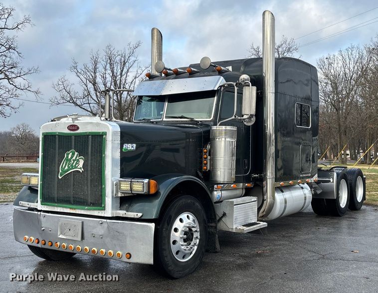 2005 Peterbilt 379 semi truck - EN5935