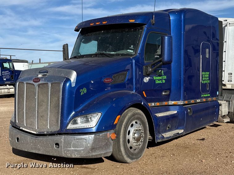 2016 Peterbilt 579 semi truck - EP2730