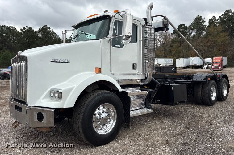 2001 Kenworth T800 roll-off container truck - ET7462