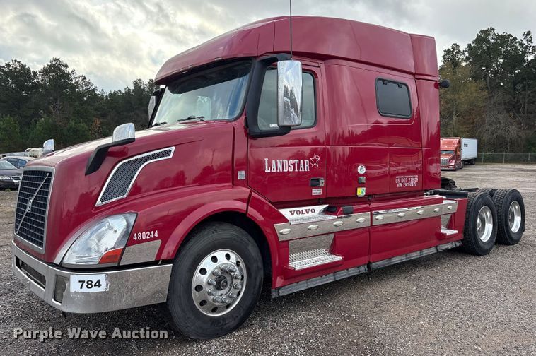 2014 Volvo VNL semi truck - ET7463