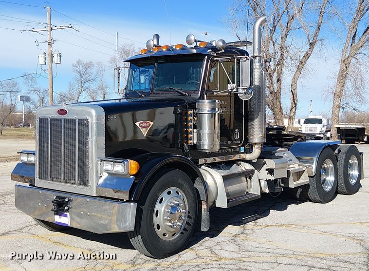 2002 Peterbilt 378 semi truck - FK0914