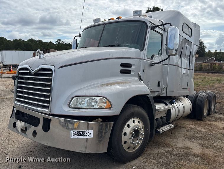 2015 Mack CX613 semi truck - YA0729