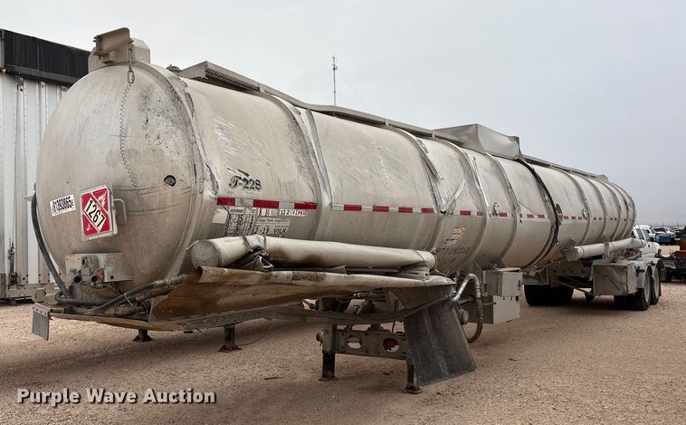 2013 Heil vacuum trailer - YA1866