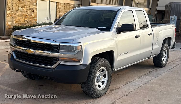2016 Chevrolet Silverado 1500 Ext. Cab pickup truck - ES5549