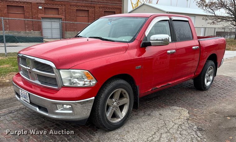 2011 Dodge Ram 1500 Crew Cab pickup truck - DK0178