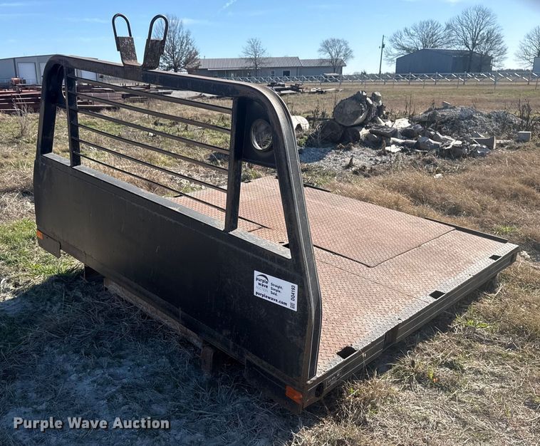 Butler Welding & Mfg flat bed - DQ4193