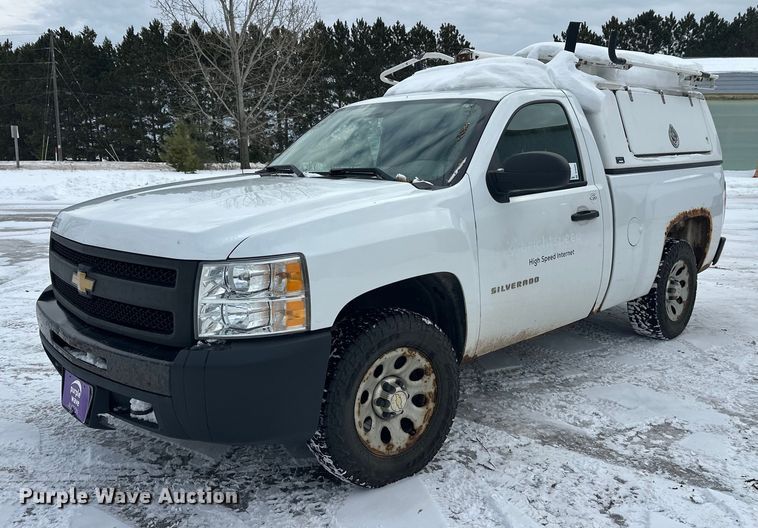 2012 Chevrolet Silverado 1500 pickup truck - DT6495