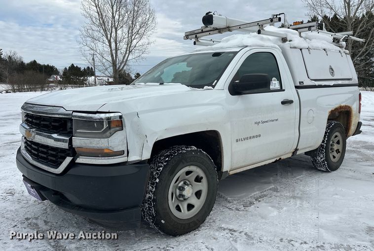 2016 Chevrolet Silverado 1500 pickup truck - DT6496