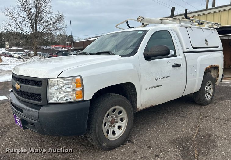 2013 Chevrolet Silverado 1500 pickup truck - DT6498