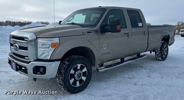 2011 Ford F350 Crew Cab pickup truck - DW4392