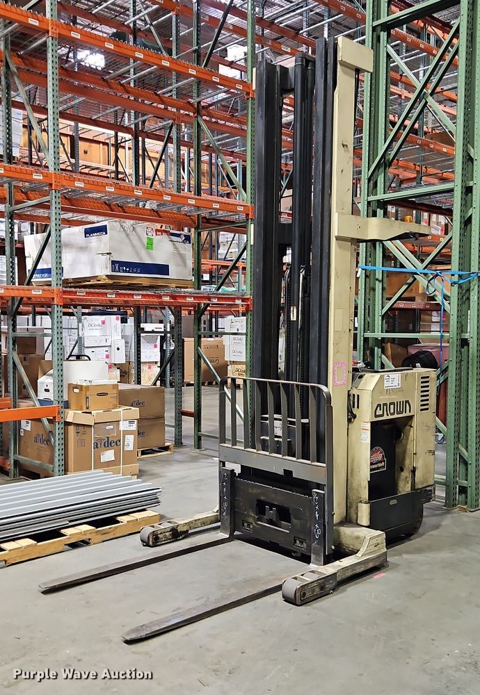 Crown RR3540-45 forklift - EB8494