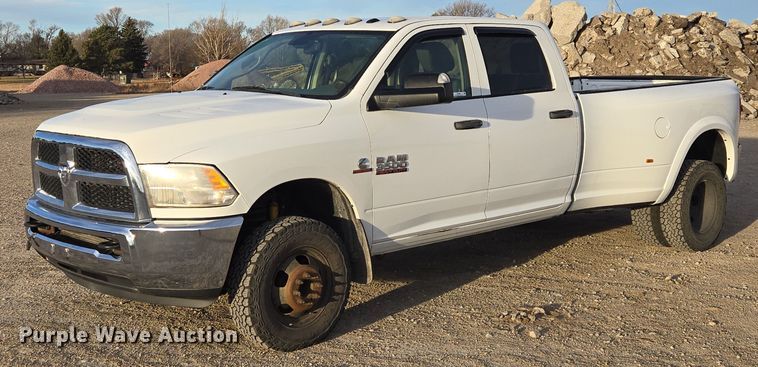 2016 RAM 3500HD Crew Cab pickup truck - ES2660