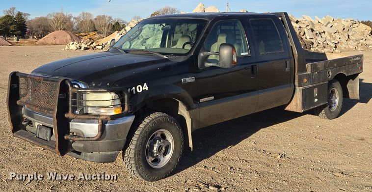 2004 Ford F350  Super Duty Crew Cab flatbed truck - ES2662