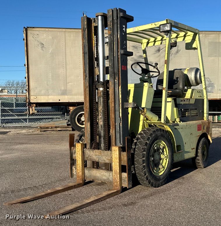White forklift - ET4103