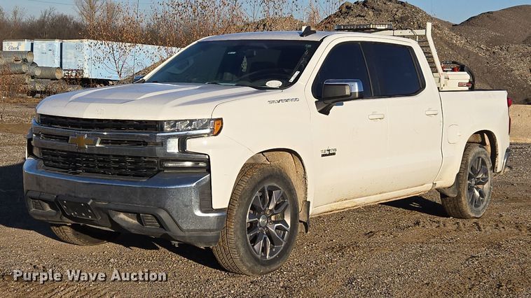 2020 Chevrolet Silverado 1500 Crew Cab pickup truck - ET5418