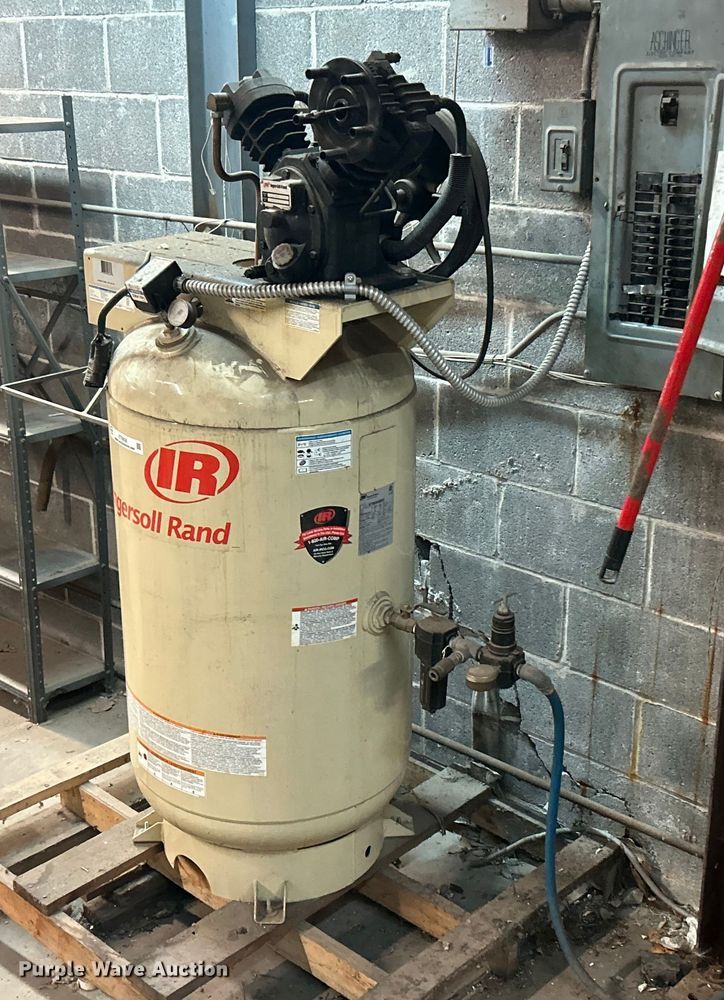 Ingersoll Rand 2340N5 air compressor - ET6838